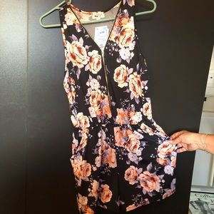 Zip up floral Romper
